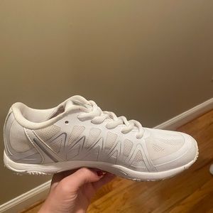 Varsity edge cheer shoes